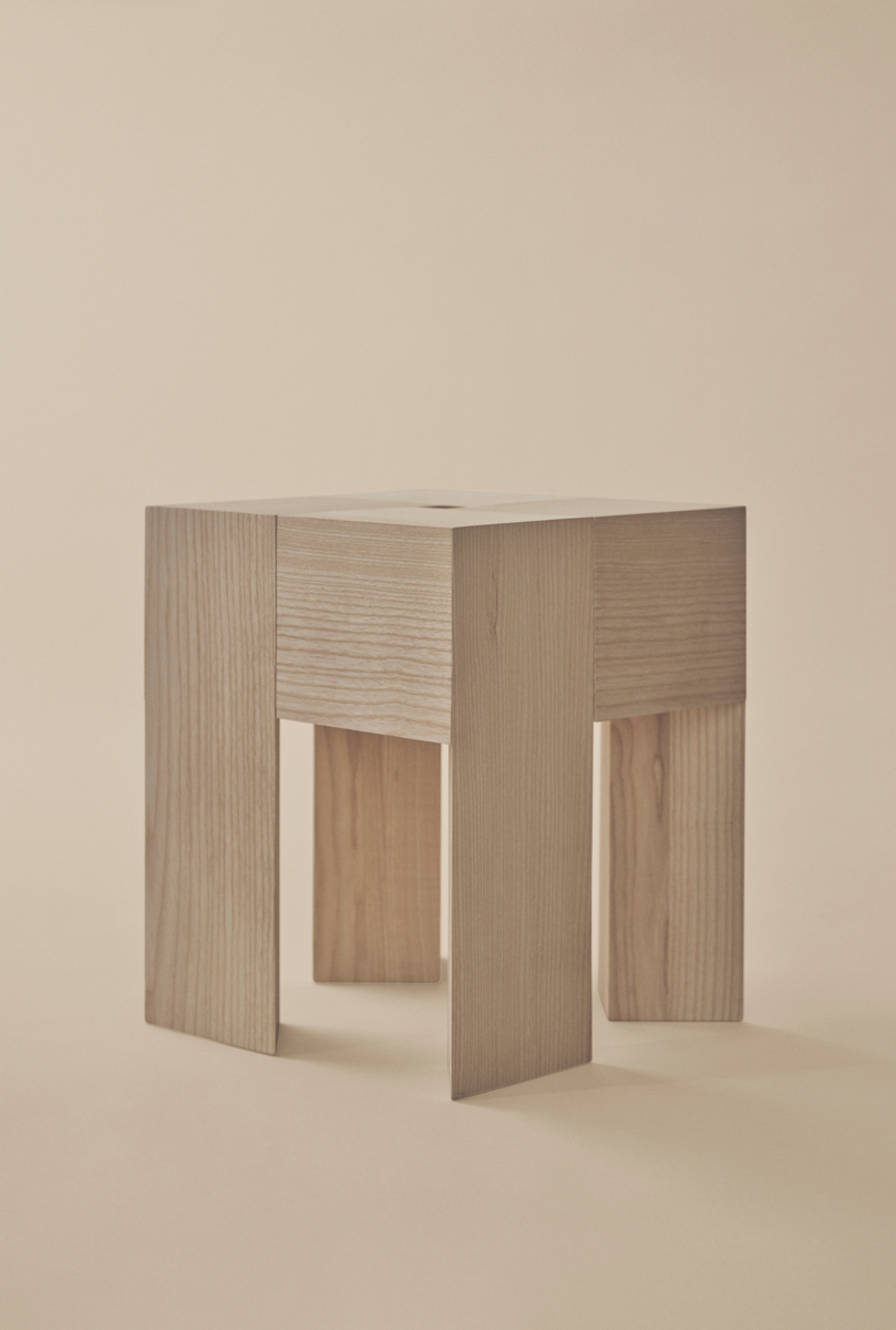 Журнальный столик    TriAngle Ash  8