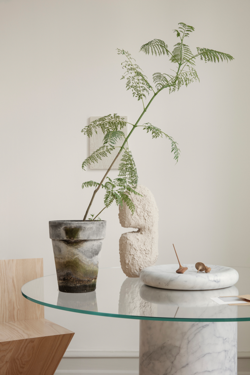 Стол    Castore_Dining_Table_Bianco_Carrara_Smoked  1