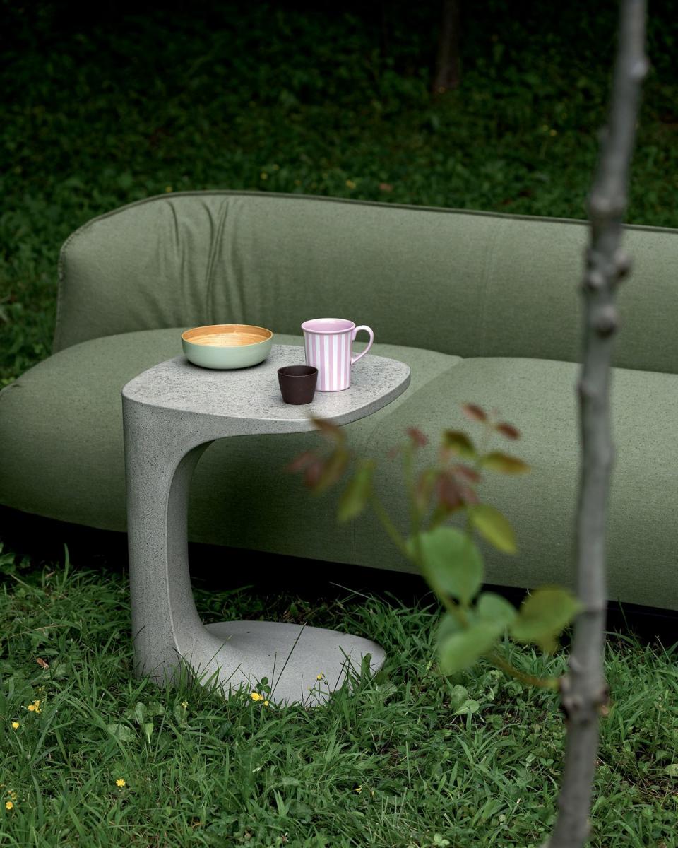 Журнальный столик    Font  3