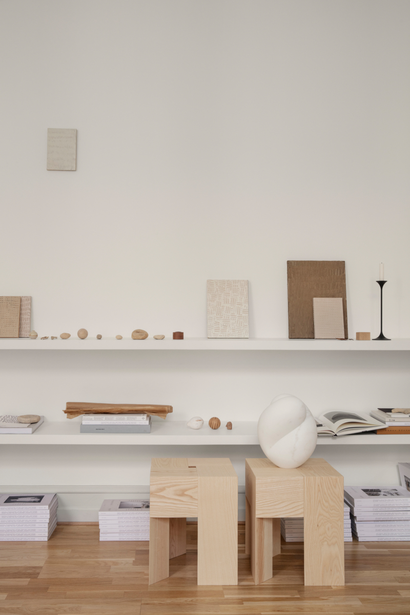 Журнальный столик    TriAngle Ash  1