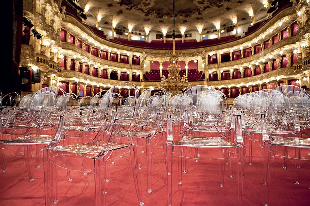 Стул    Louis ghost by Philippe Starck  6