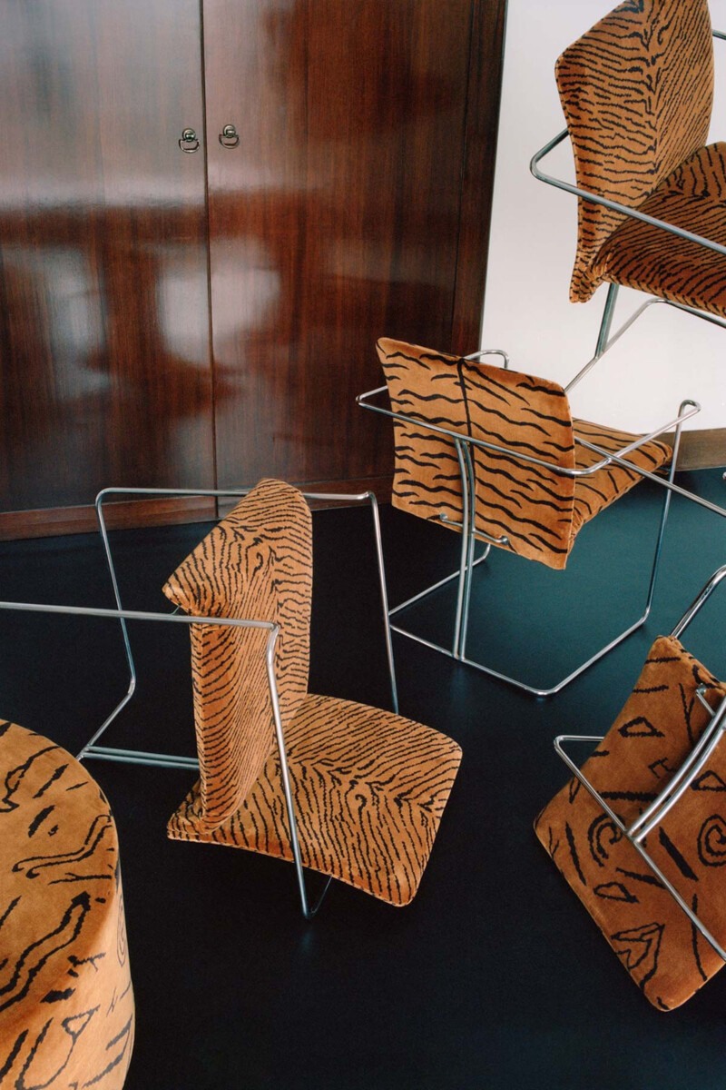 Ткань Dedar A Tiger In The Orangerie 00T2403800001  купить в Москве по выгодной цене|Интернет-магазин дизайнерских решений Decorwall 1