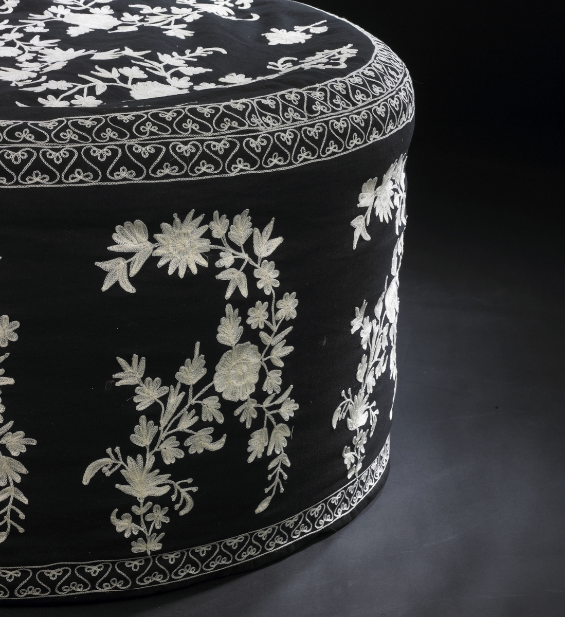 Пуф    ARABESQUE  3