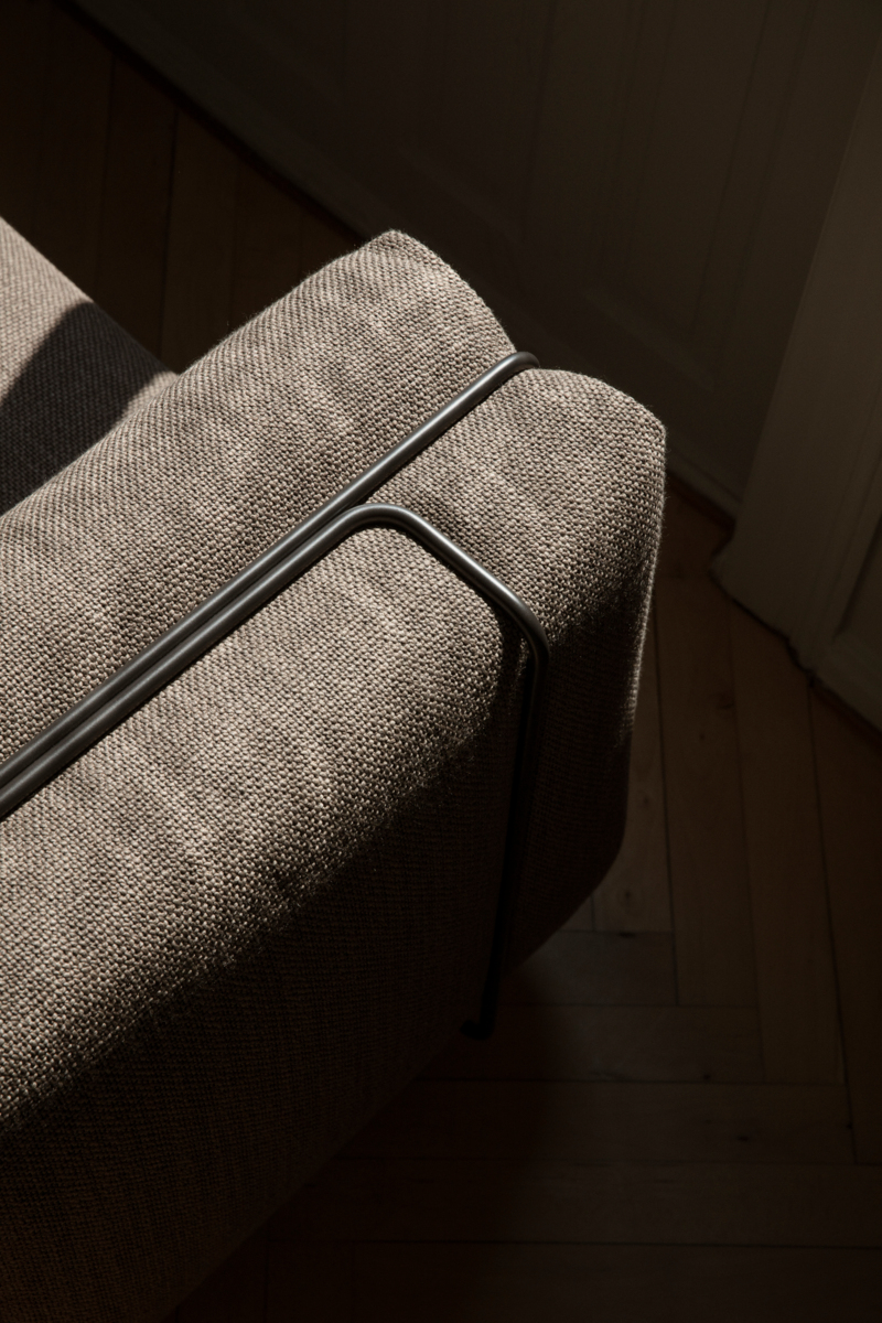 Кресло    GB_Lounge_Chair_Tensing_Bianco_Packshot_Angle  5