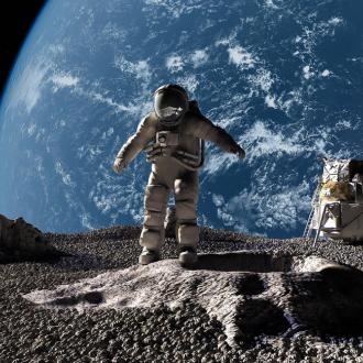 Photowall Космос astronaut-with-earth-in-background